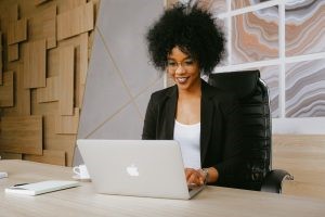 Freiberufler-mit-webseite-zum-geld-verdienen